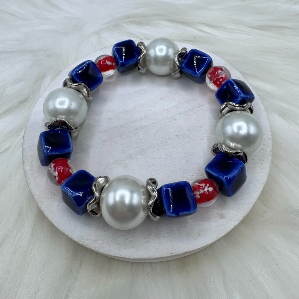 Red White Blue Pearl Beaded Bracelet – Patriotic Stretch Charm Bracelet